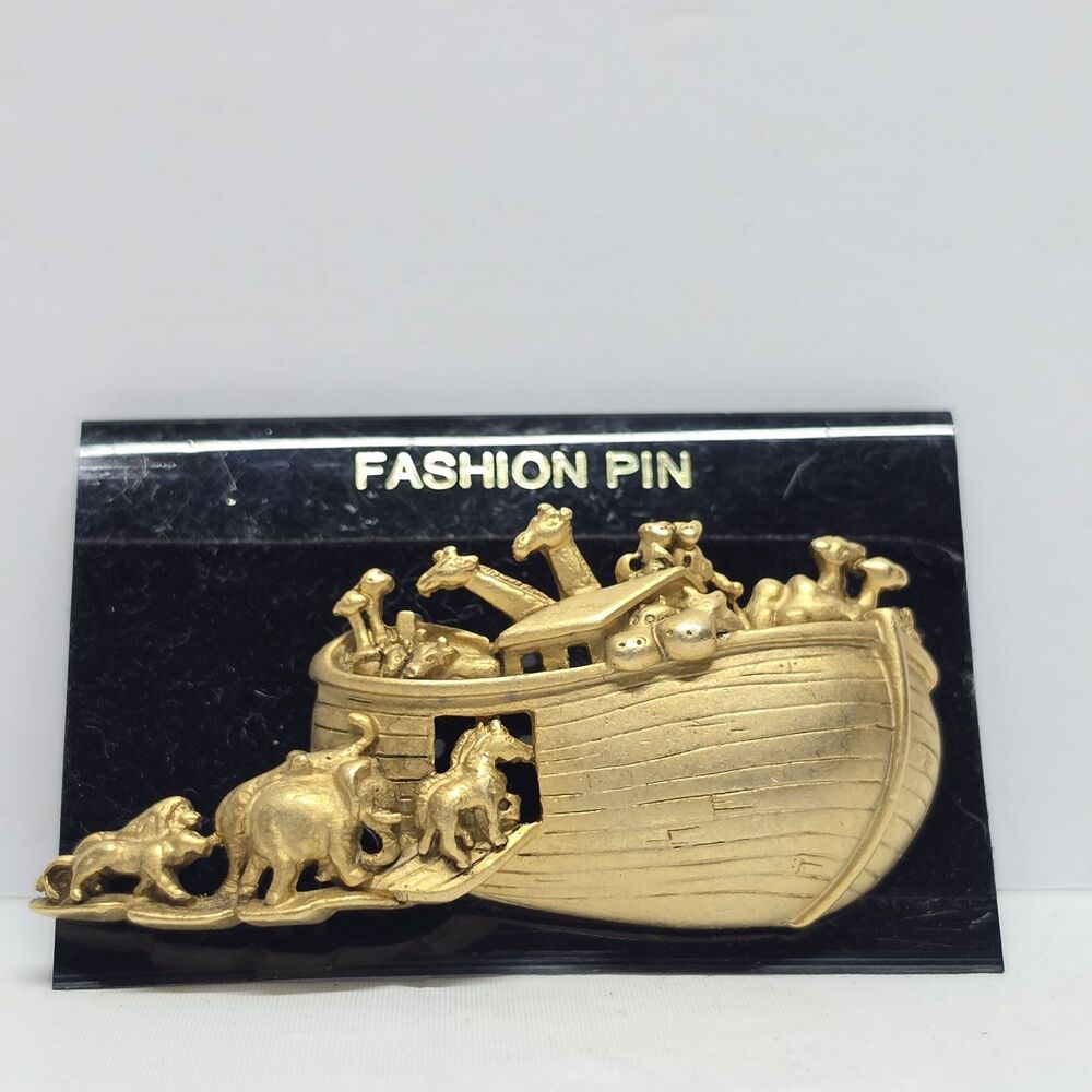 Vtg AGC Classic Gold Noah’s Ark Christian Faith Bible Story Christmas Pin Brooch
